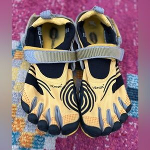 Vibram mens FiveFingers Barefoot Shoes 45EU great condition